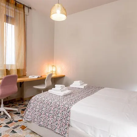 Book Now! Apt A 1 Min Walk From Duomo Of Parma Exterior photo