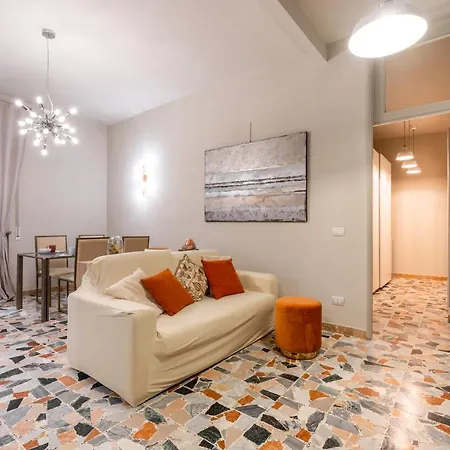 Book Now! Apt A 1 Min Walk From Duomo Of Parma Exterior photo