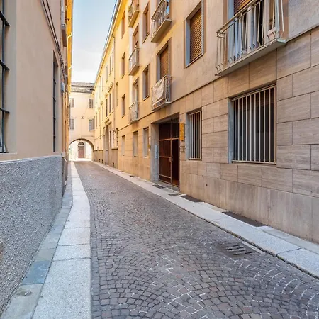 Book Now! Apt A 1 Min Walk From Duomo Of Parma Exterior photo