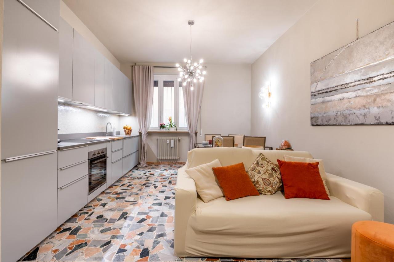 Book Now! A 1 Min Walk From Duomo Of *