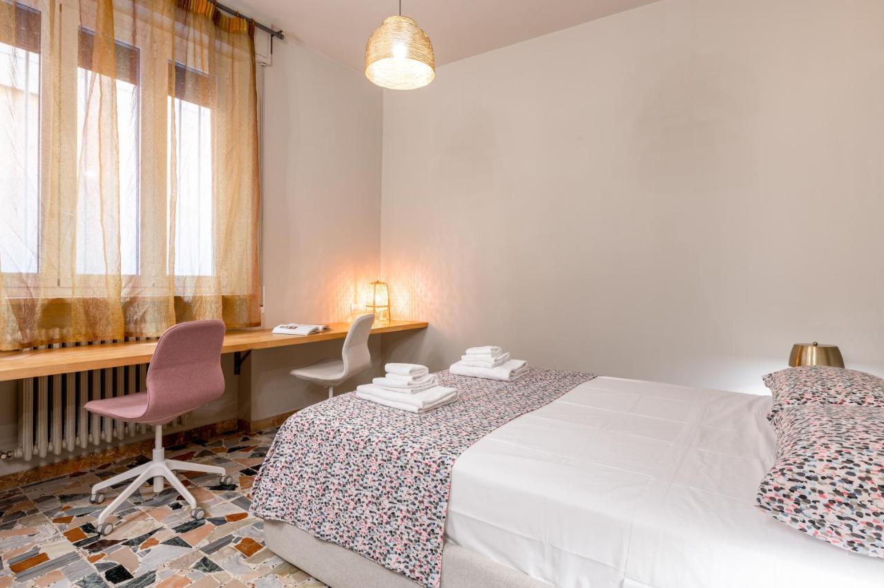 Apartment Book Now! A 1 Min Walk From Duomo Of