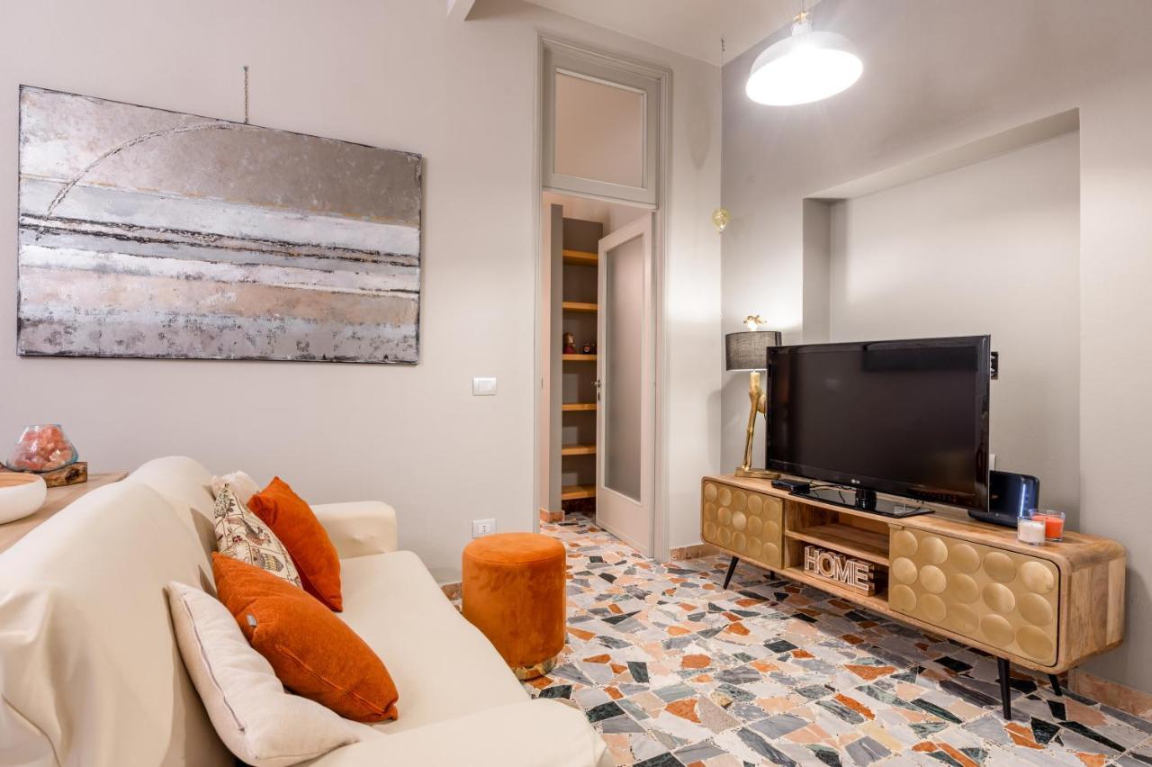 Book Now! A 1 Min Walk From Duomo Of *