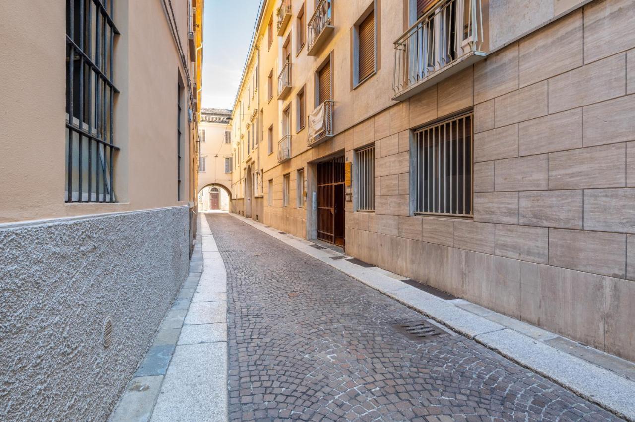 Book Now! A 1 Min Walk From Duomo Of * Parma